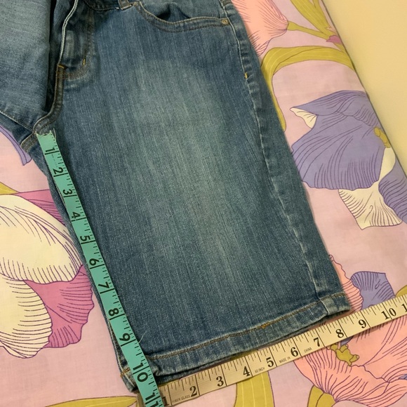 Like New Personal Identity Light Wash Blue Jean Shorts Women - Picture 7 of 11